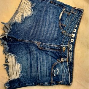 Ripped Jean Curvy Short sz 11